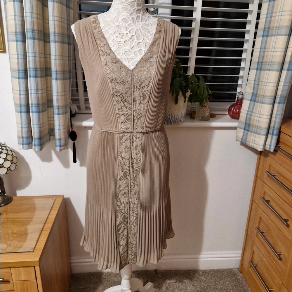 Elegant Tan Sleeveless Dress